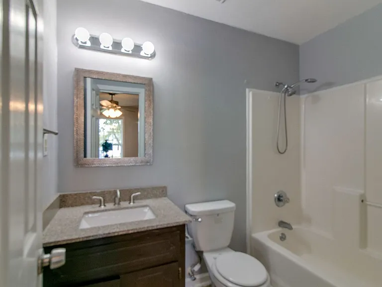 1013 Bush Ave — Photo 16