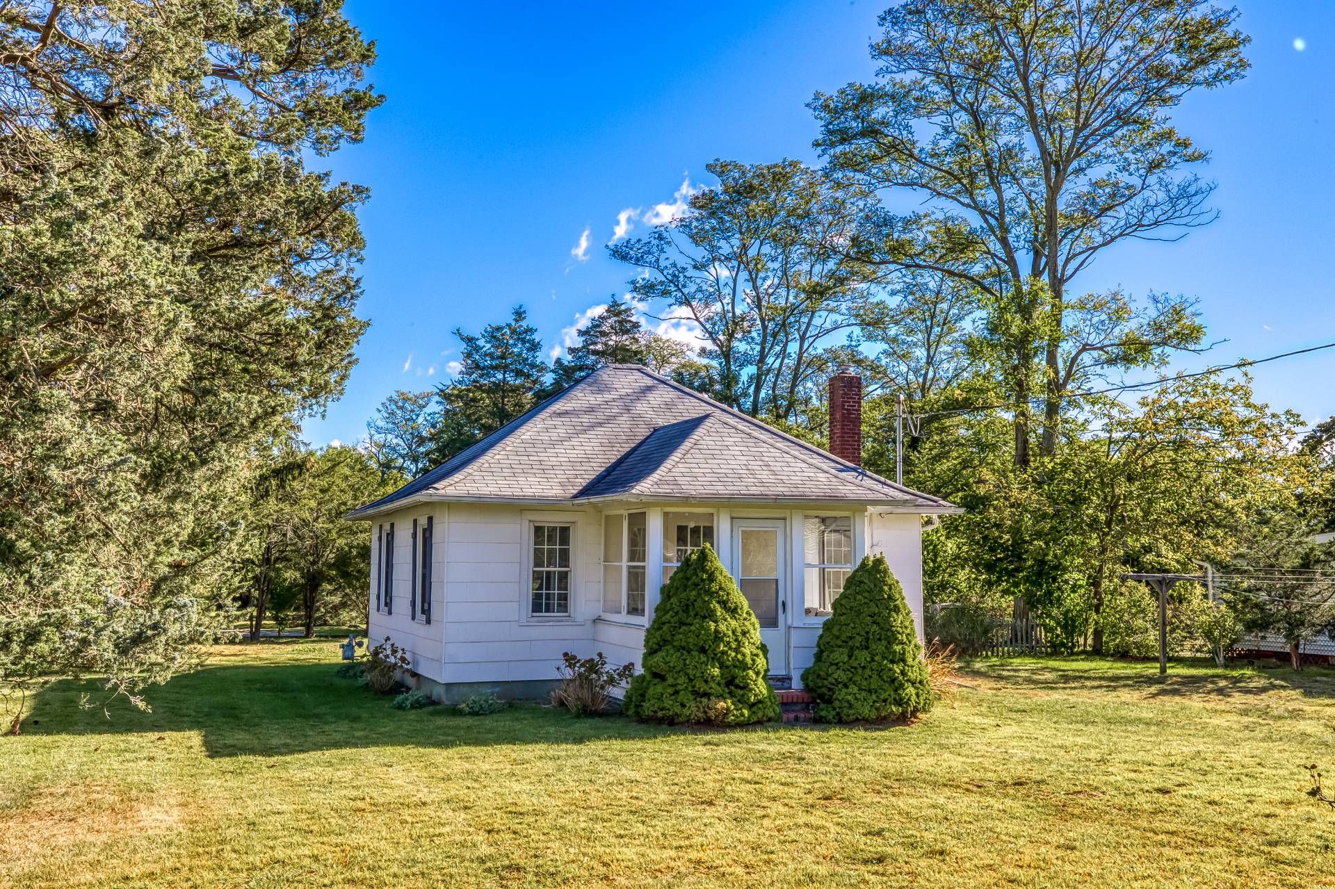 1265 Bay Ave, Mattituck, NY 11952 Out East