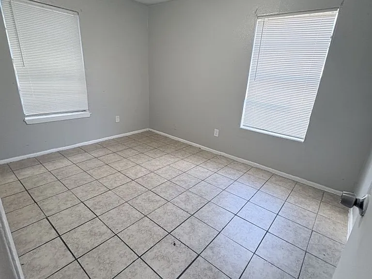 Phoenix Apartments — Photo 7