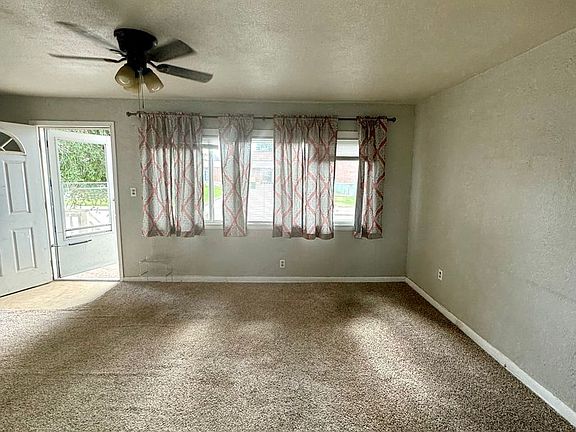 4th image of 213 N Race St