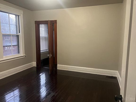 5th image of 1030 Sunset Ave