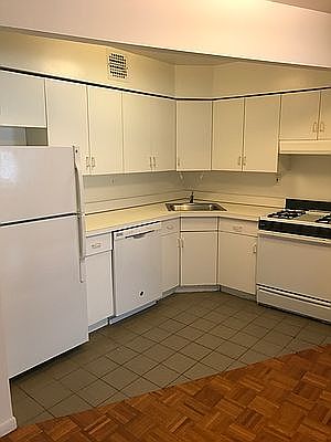 5th image of 12320 82nd Ave APT 5B