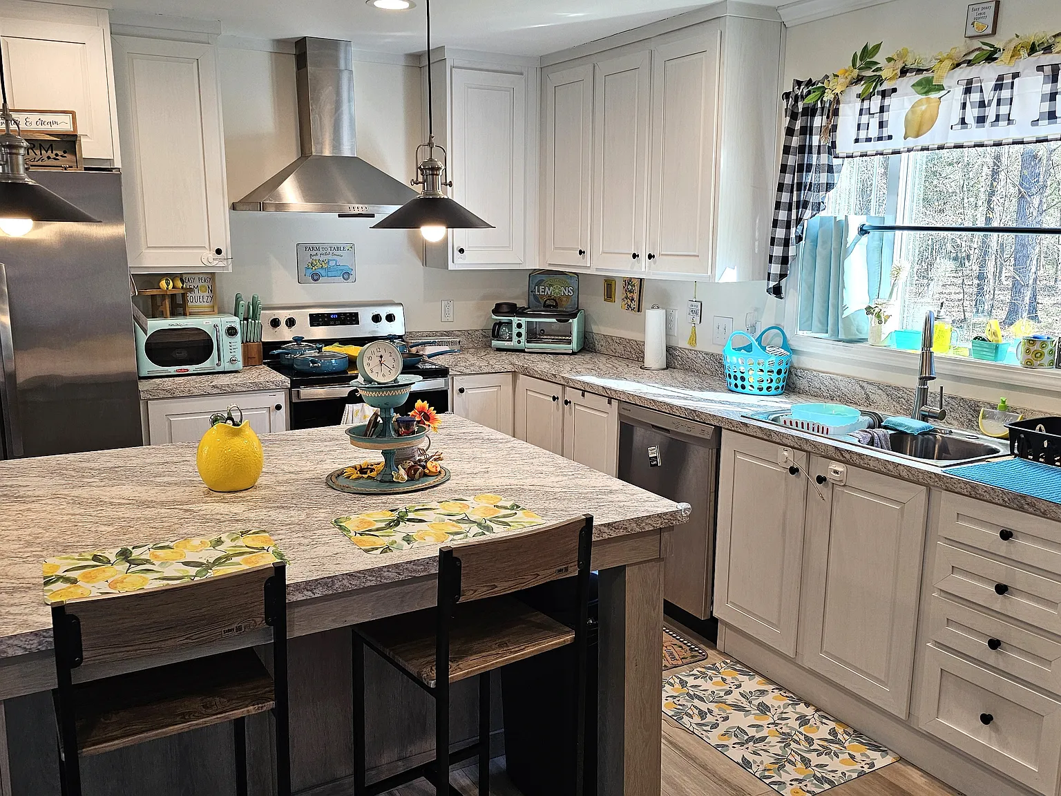 Furnished 3BR Retreat Quiet Country Living Mid-Term & Short-Term Stays — Photo 2