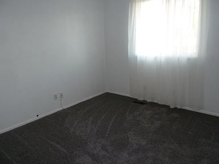2209 Ivanhoe Dr — Photo 13