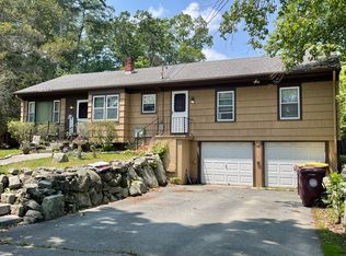 389 Middle Rd #2, Acushnet, MA 02743