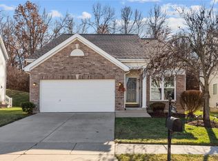 4304 Hollow Brook Ct, Florissant, MO 63034