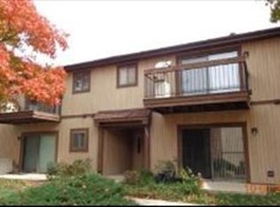 748 Rodenburg Rd #315, Roselle, IL 60172