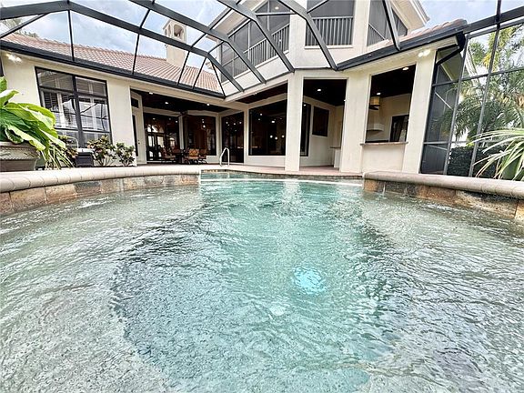 2nd image of 6919 Dominion Ln