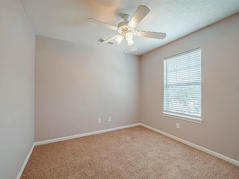 206 Sydnor St — Photo 18