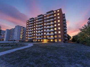 851 Queenston Rd #802, Hamilton, ON L8G 1B4