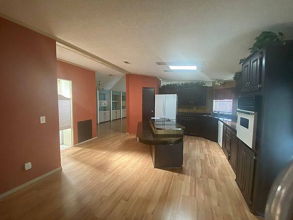 5th image of 1723 Conifer Ave #13