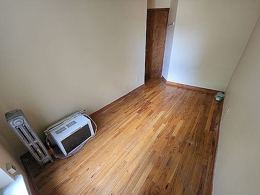 5th image of 73 Jefferson Ave #2