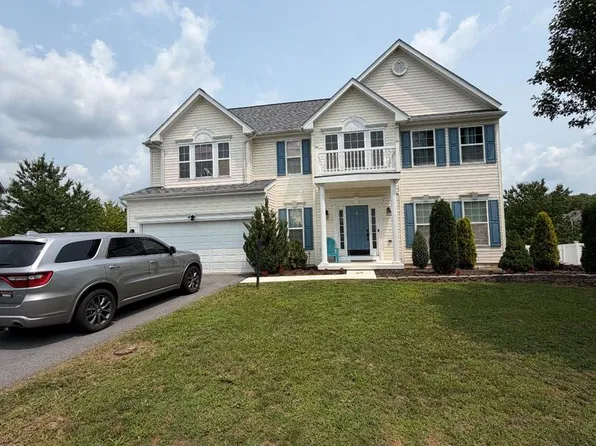 31 Ruland Dr, Bunker Hill, WV 25413