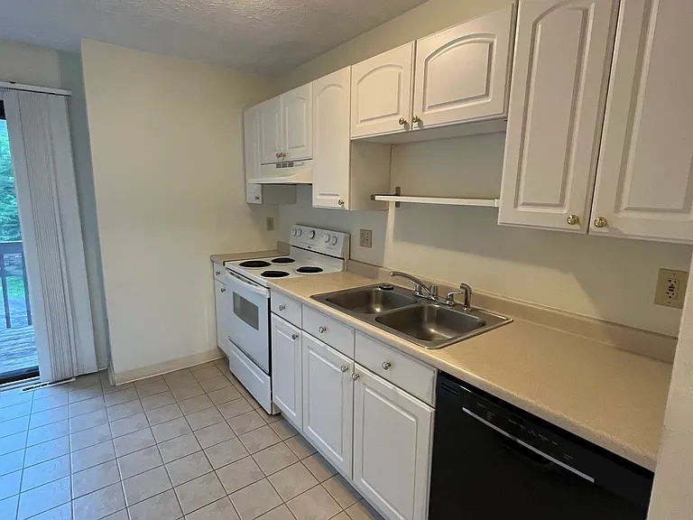 2906 Autumnwood Dr — Photo 5