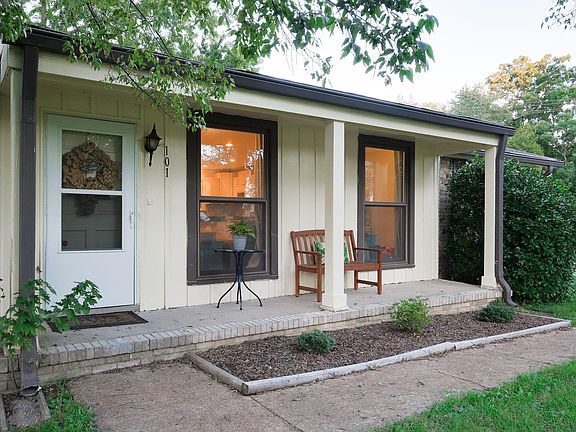 3rd image of 101 Crosslin Cir