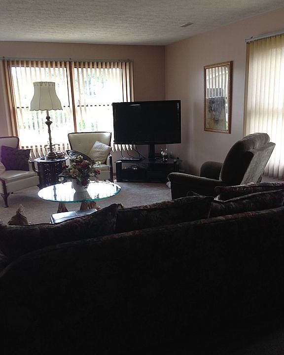 2nd image of 315 Holly Pl