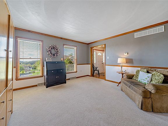 3rd image of 514 Southfield Dr