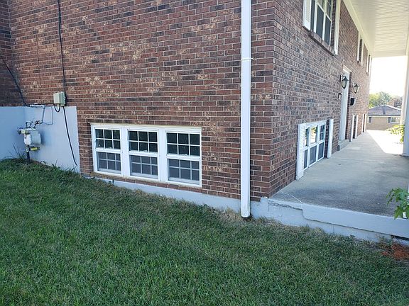 2nd image of 2673 Fairhill Dr
