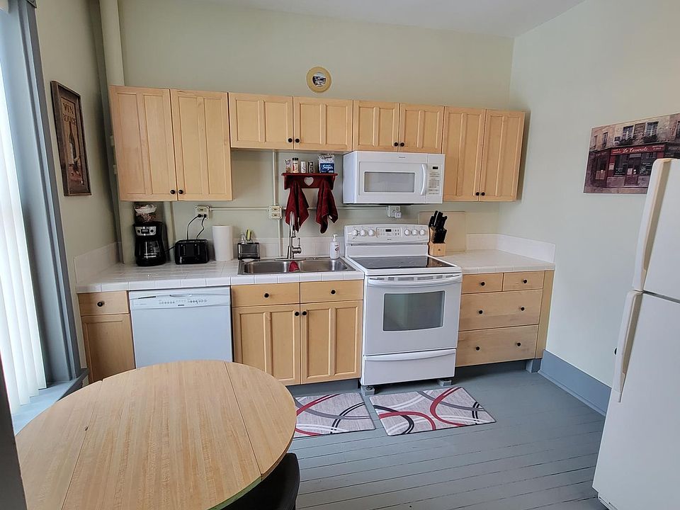 2nd image of 106 N 4th St #1