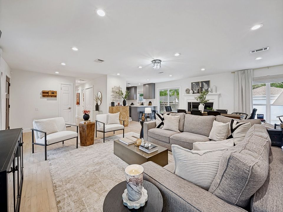 1st image of 10521 Evangeline Way
