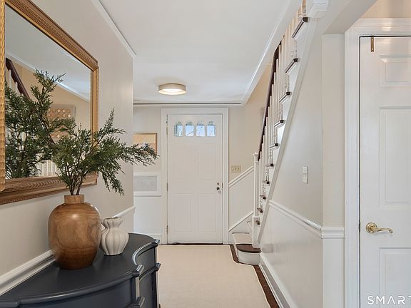 4th image of 9 Point O Woods Road South