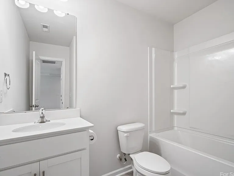 2132 Highland Knoll Dr — Photo 33