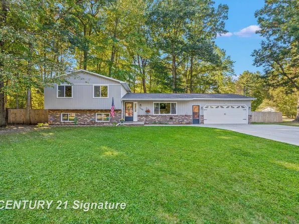 2549 N Eight Mile Rd, Sanford, MI 48657