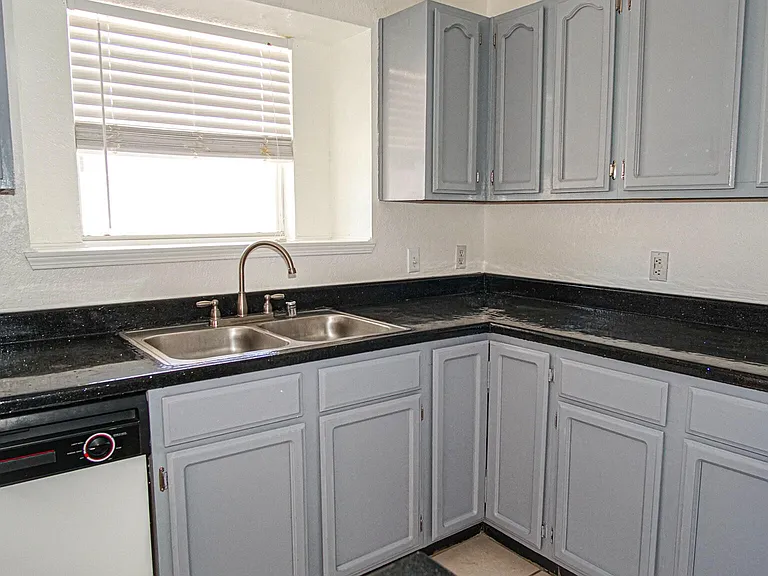 12107 Valley Quail Dr — Photo 9