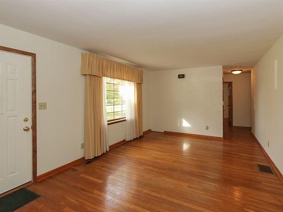 4th image of 5335 S Linwood Ave
