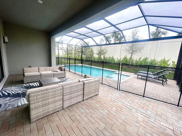 12830 Hawkins Dr — Photo 8