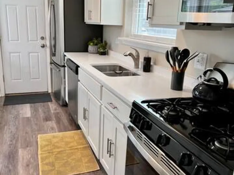 105 E North Ave — Photo 7
