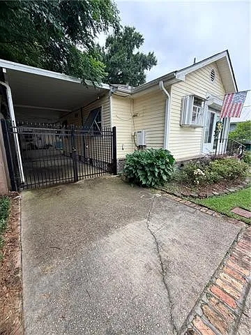 2 bed, 1.0 bath, 901 sqft, $2,000 — Photo 2