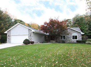 2905 Redbud Trl, Kalamazoo, MI 49009