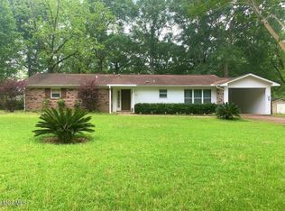 1126 W Bond Ave, Wiggins, MS 39577