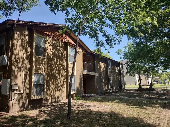 1121 N Locust St Unit 9, Denton, TX 76201