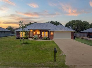 578 Elmwood Dr, Woodway, TX 76712