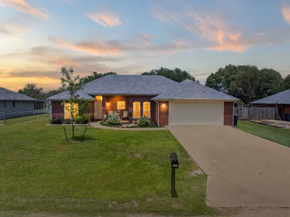 578 Elmwood Dr, Woodway, TX 76712