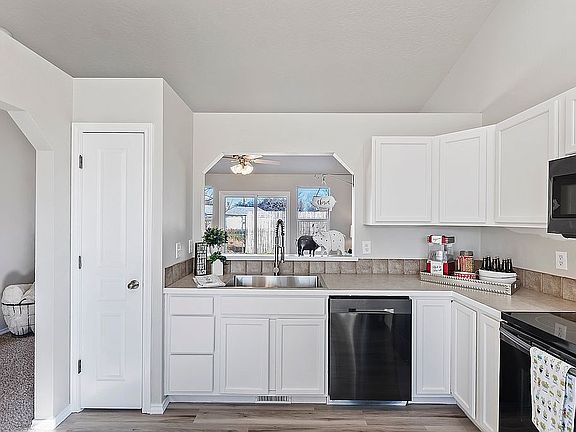 5th image of 11788 W Huckleberry Dr
