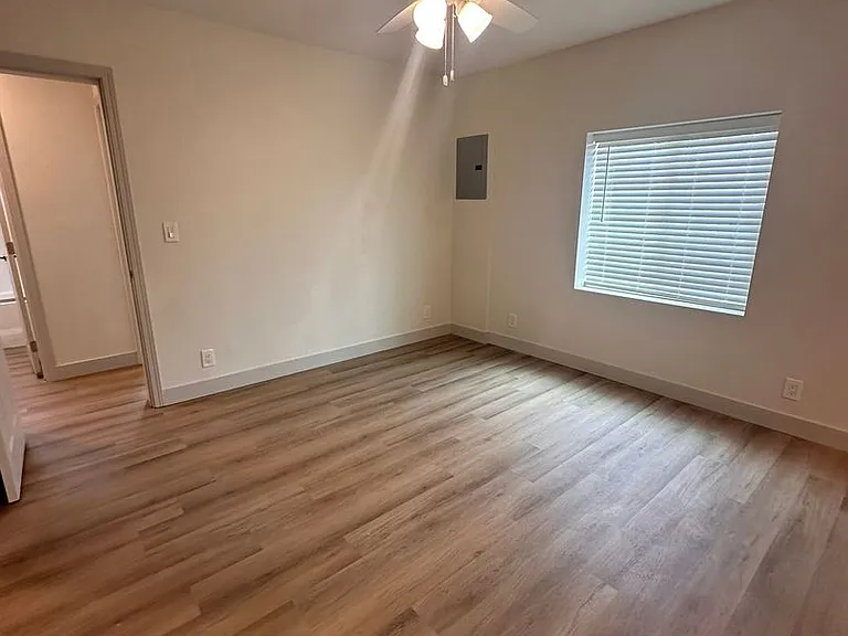906 Emory Street 931 #933 — Photo 15