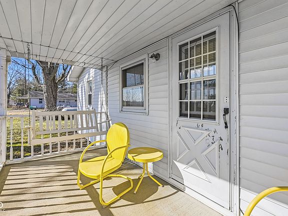 3rd image of 1070 W 550 S