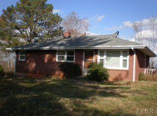 3560 Pocket Rd, Hurt, VA 24563