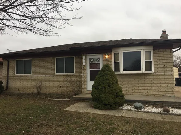 32900 Haggerty Dr, Roseville, MI 48066