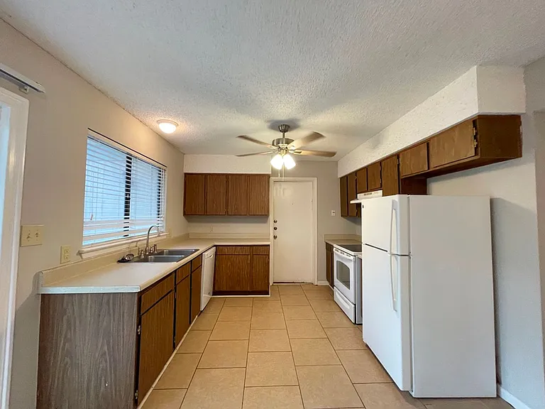 9502 Quail Village Ln — Photo 13