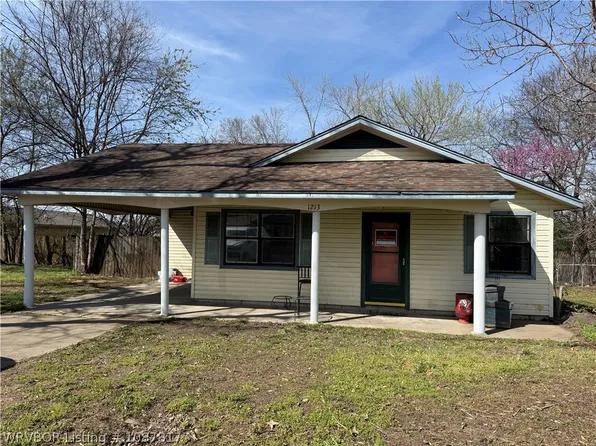1213 W Oklahoma Ave, Sallisaw, OK 74955