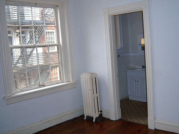 4th image of 518 N Belmont Ave APT 4