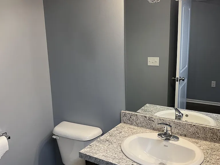 891 W Gay St #B — Photo 11