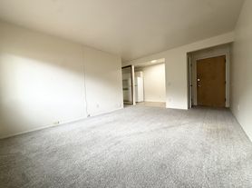 2050-2080 Allen Boulevard - 2070-5