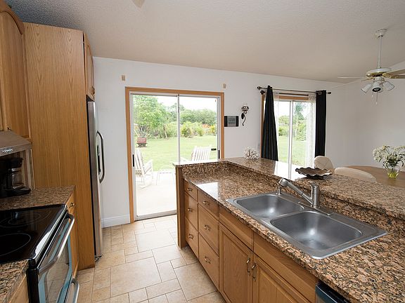 5th image of 1111 SW Midland Ln