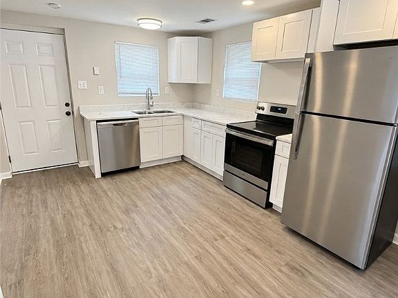 3rd image of 2028 Gugel St