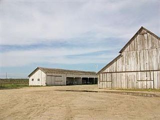 3rd image of 4925 East Ave